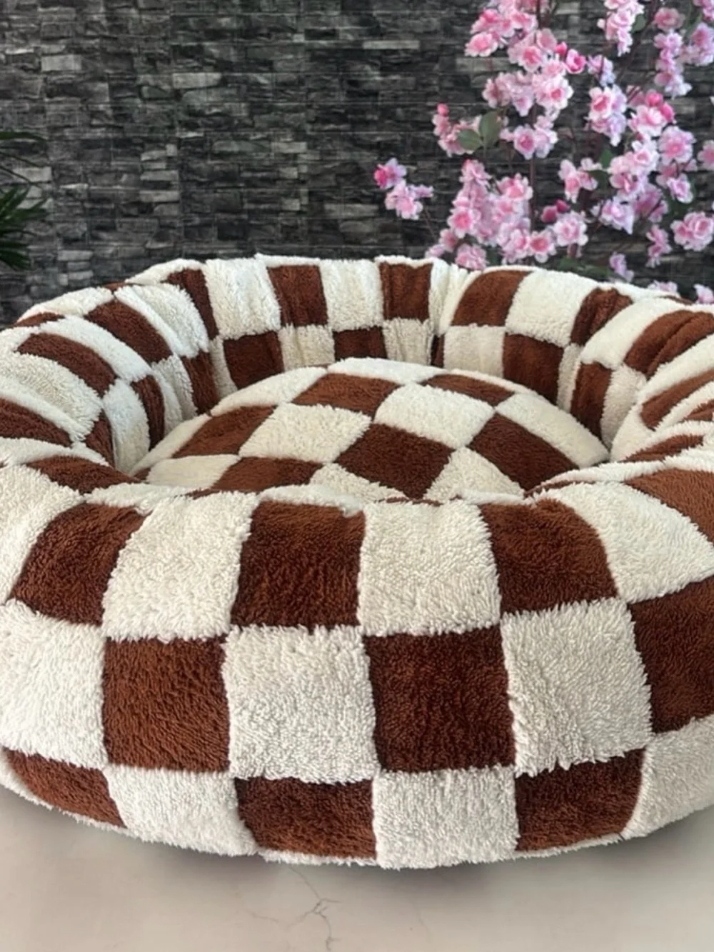 BEDSURE MEDIUM SIZE PLUSH CHECKERED DONUT BED FOR PETS 🤎🐾☺️✨